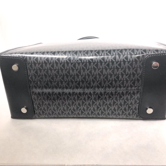 NWT Michael Kors XL Mercer tote. Black patent - Picture 5 of 12